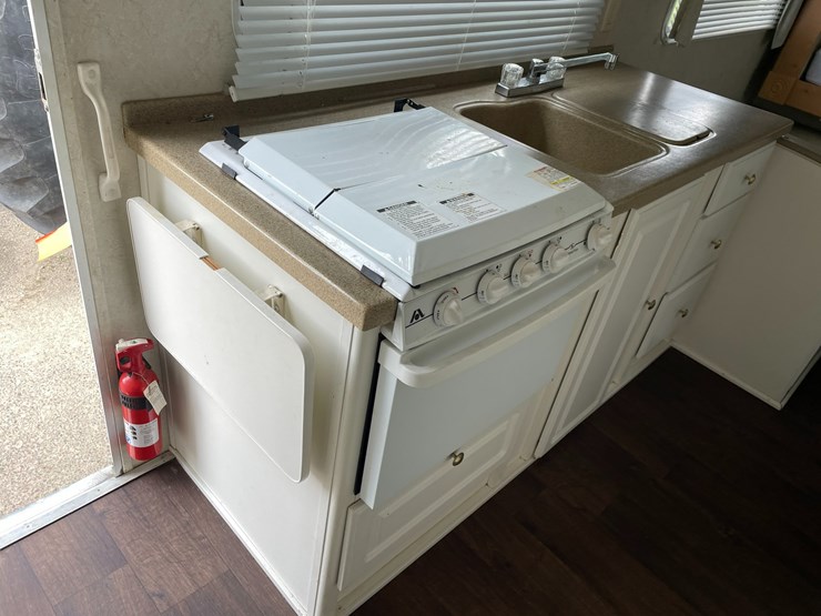#1036-•-2003-keystone-bunkhouse-26'-camper-(has-wi-title)-image-21