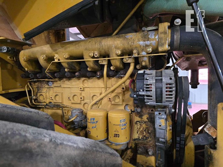2004-caterpillar-cp-563e-image-24