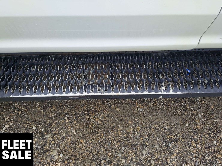2021-ford-f550-image-36