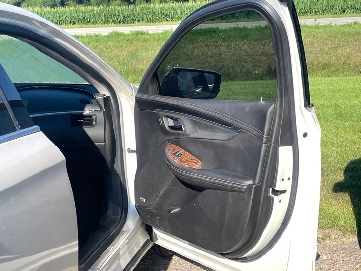 #1010-•-2014-chevy-impala-ltz-(has-wi-title)-image-47