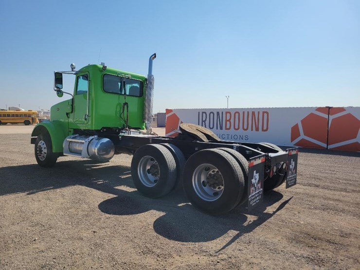 2014-peterbilt-365-image-3