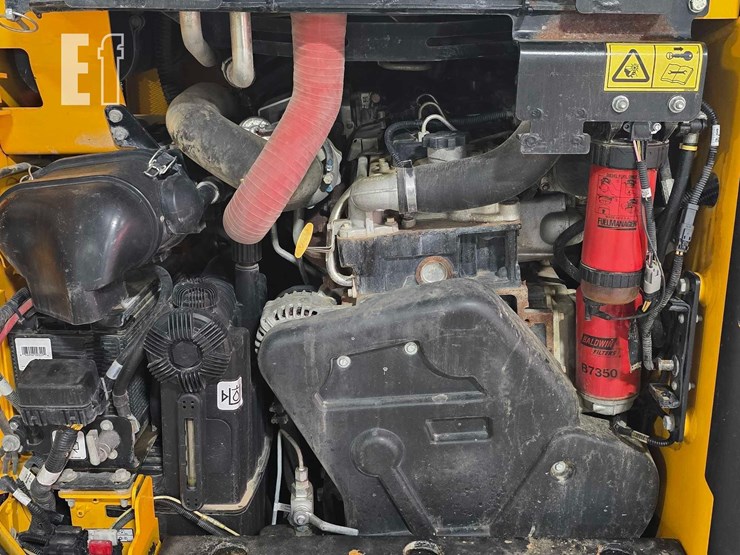 2022-jcb-3ts-8t-image-20