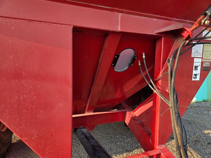 j&m-620-grain-cart-image-5