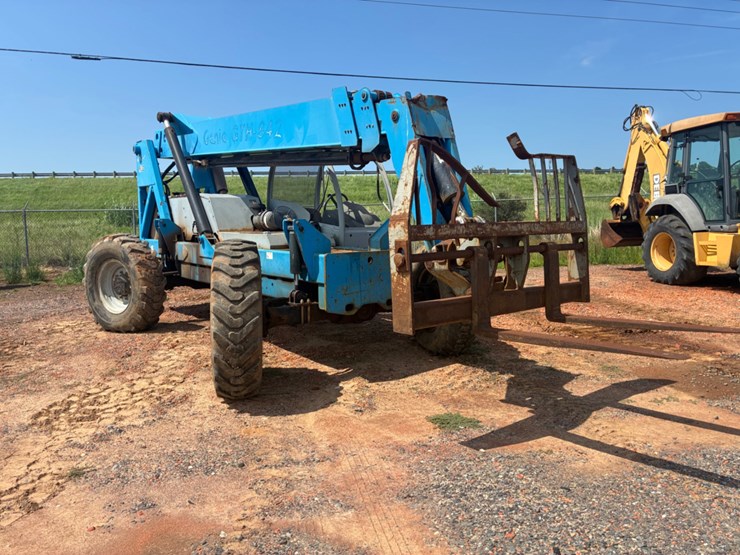 2007-genie-gth842-image-1