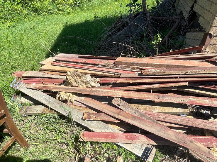 #3228-•-contents-of-shed-image-17