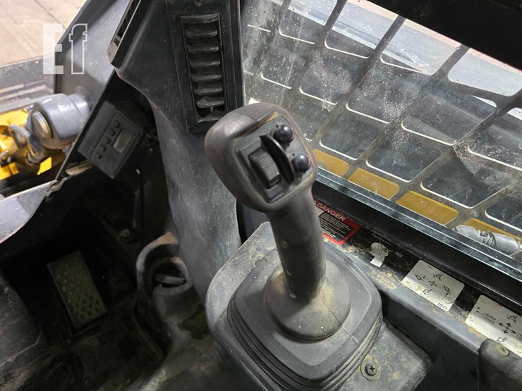 2012-deere-333d-image-16