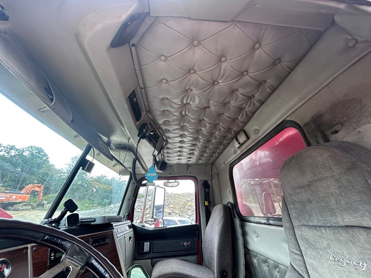 2016-western-star-4700-image-32