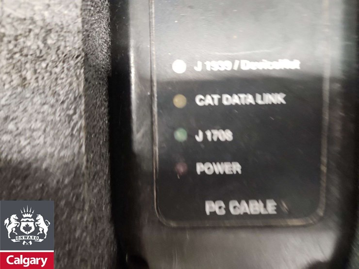 cat-electronic-technician-image-5