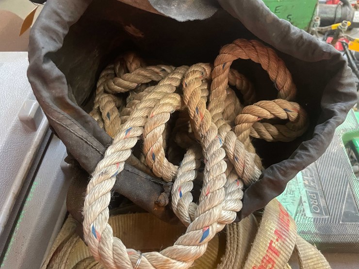 #4067-•-assorted-rope-and-ratchet-straps-image-3