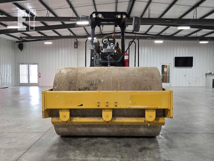 2016-caterpillar-cs56b-image-7