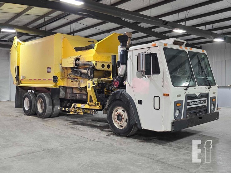 2016-mack-leu613-image-2