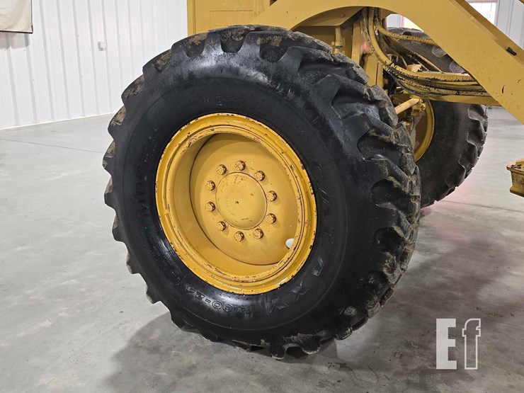 2004-caterpillar-120h-image-26