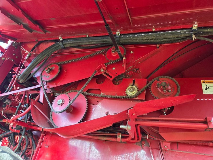cih-2388-axial-flow-combine-image-37