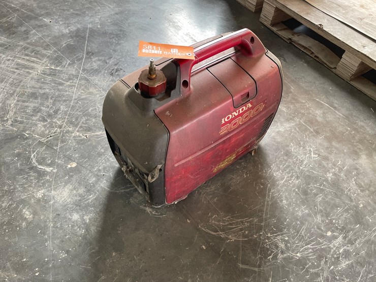 #5811-•-honda-eu2000-generator-image-2