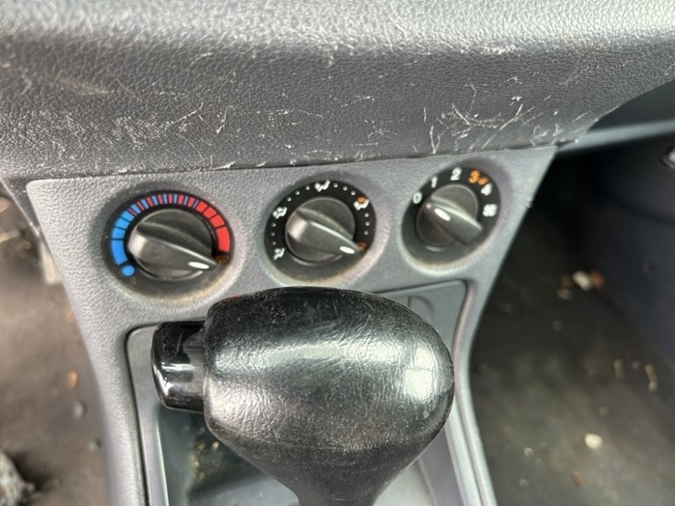 2010-ford-transit-connect-image-21