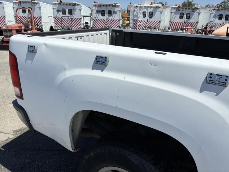 2012-gmc-sierra-3500-image-8