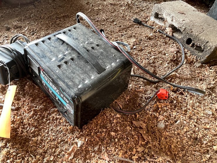 #2293-•-(2)-battery-charger-image-4