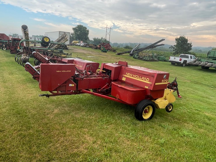 new-holland-570-image-5