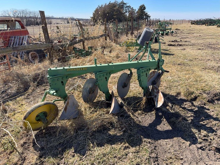 john-deere-three-point-two-bottom-plow-image-6