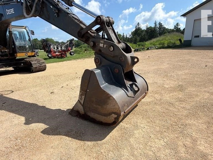 2023-deere-210-p-tier-image-8