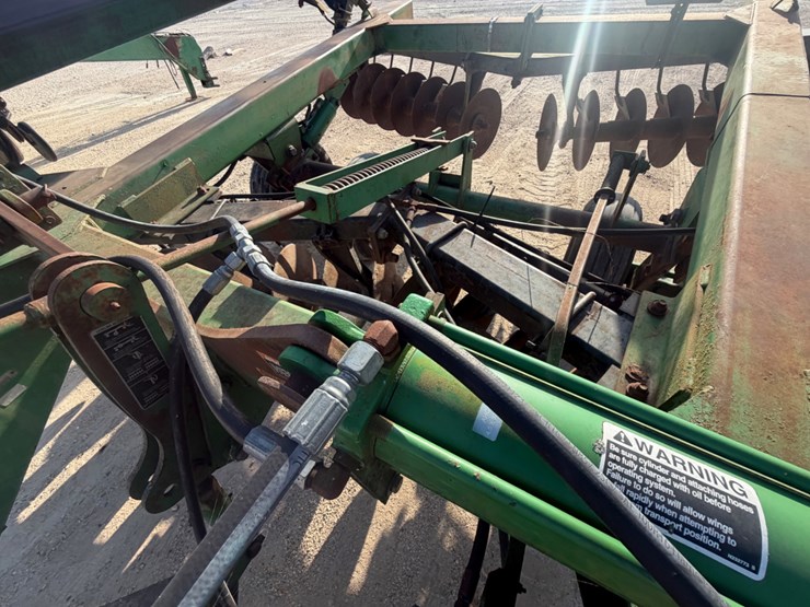 john-deere-630-image-9