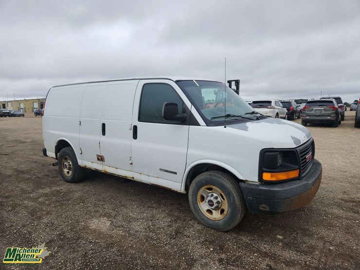 2004-gmc-2500-image-2