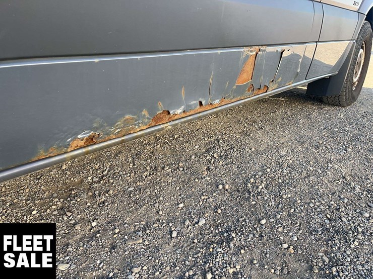 2011-mercedes-benz-sprinter-2500-image-24