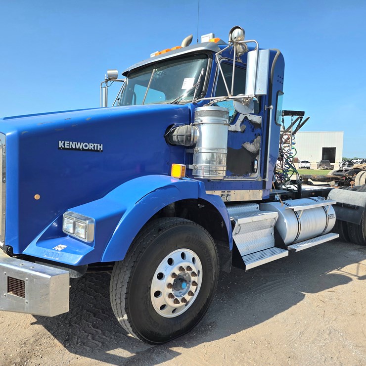 2013 KENWORTH T800