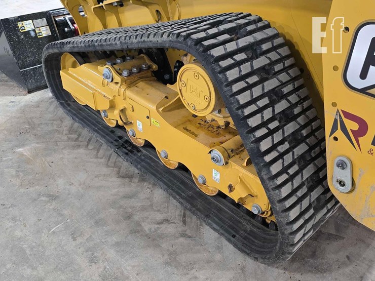 2025-caterpillar-255-image-31