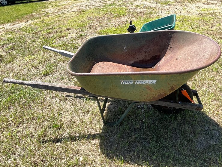 #3308-•-true-temper-wheelbarrow-and-estate-pull-behind-spreader-image-14