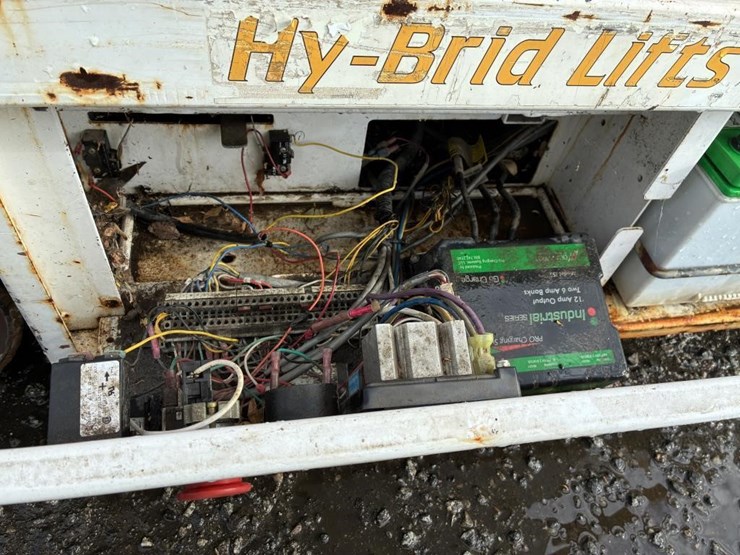 2013-hybrid-h31030-image-9