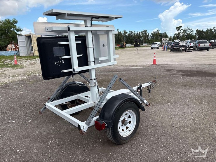 2014-towable-solar-radar-speed-trailer-image-3
