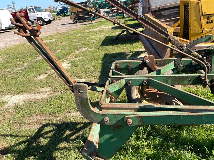 #2095-•-john-deere-620a-plow-image-9