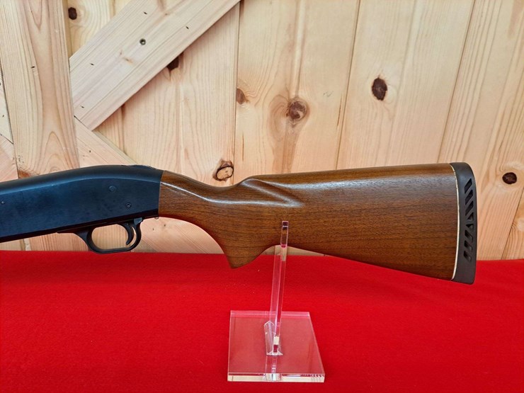 western-field-model-m550a-12-gauge-pump-action-shotgun-image-4