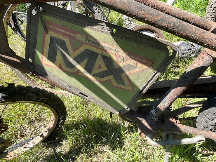 #3299-•-(2)-vintage-bikes-image-10