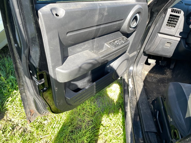 2007-dodge-nitro-image-29