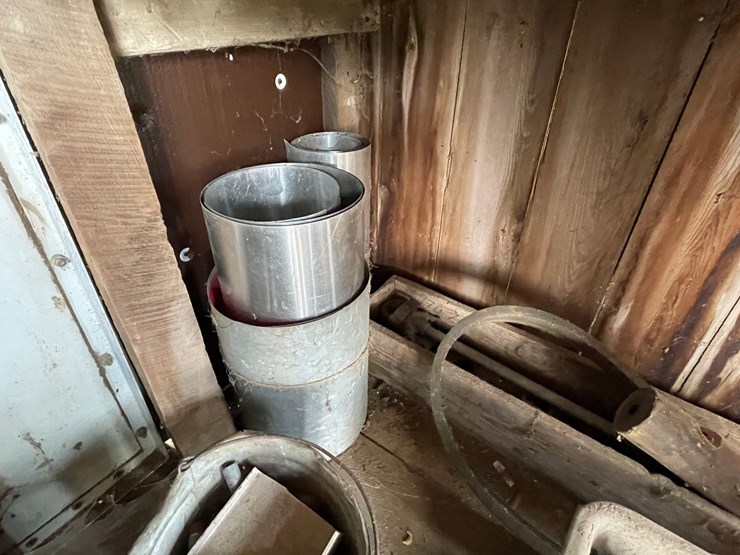 #2336-•-everything-under-workbench-image-6