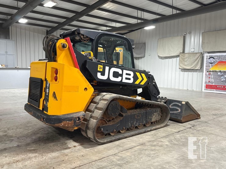 2021-jcb-3ts-8t-image-3