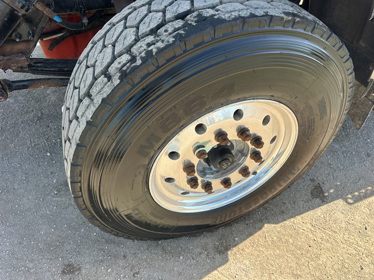 2012-kenworth-t800-image-11