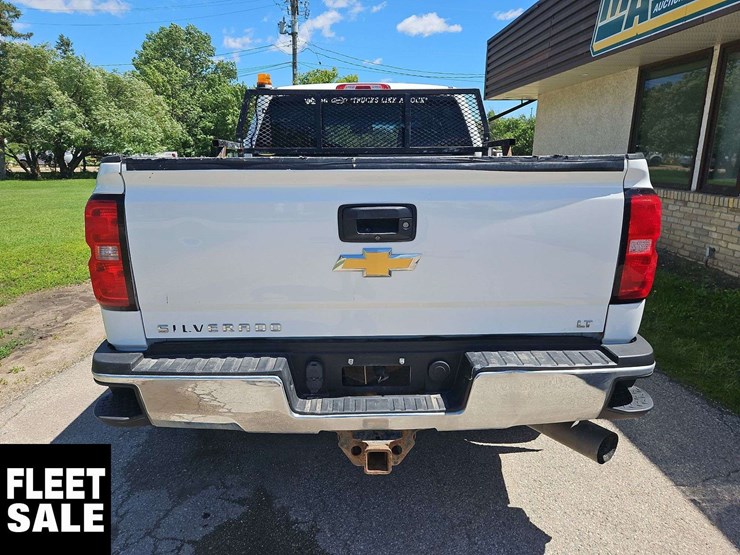 2015-chevrolet-silverado-2500hd-image-8