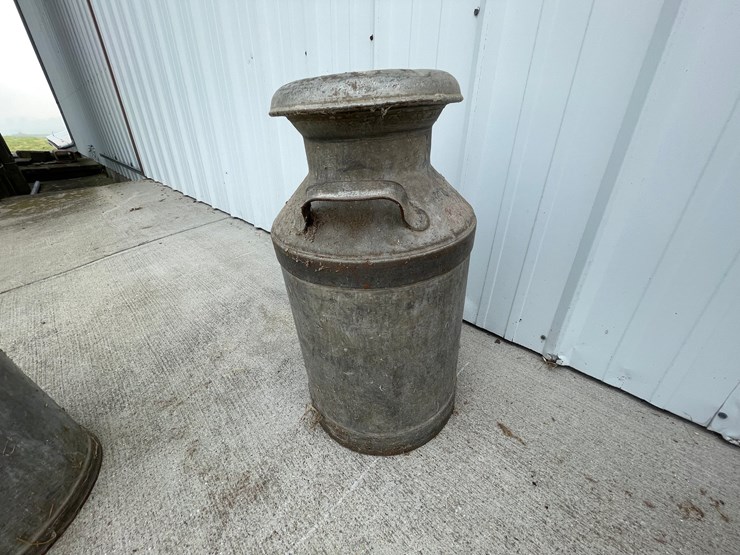 #2312-•-cream-city-milk-can-with-lid-image-5
