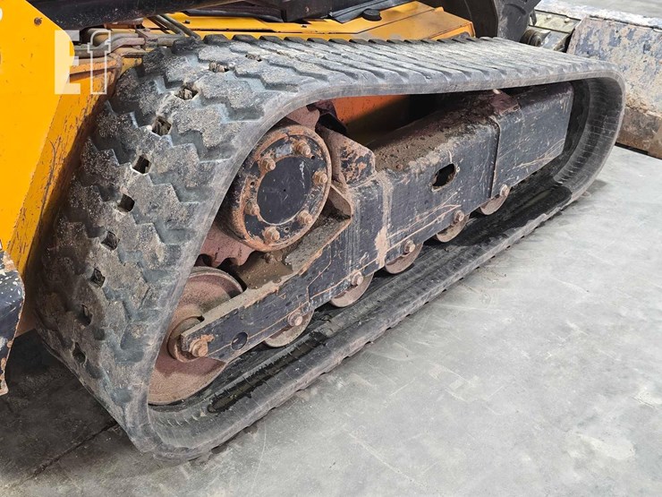 2020-jcb-3ts-8t-image-32