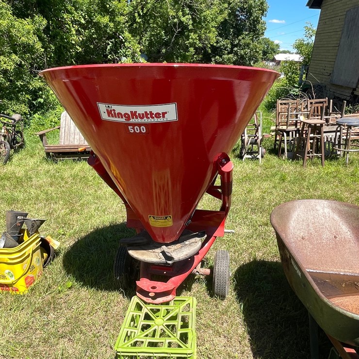 #3307 • King Kutter 500 Spreader