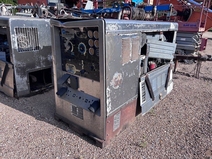 #39037-•-miller-big-blue-402d-welding-machine-|-for-parts/repairs-image-1