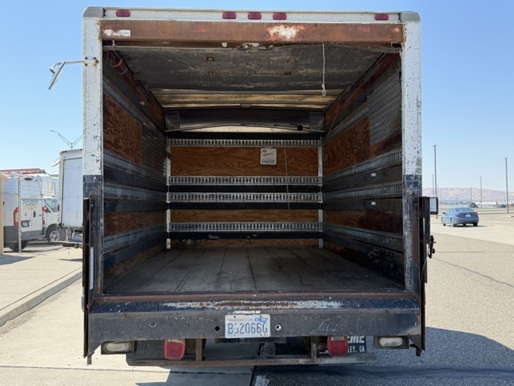 2001-gmc-w3500-image-13