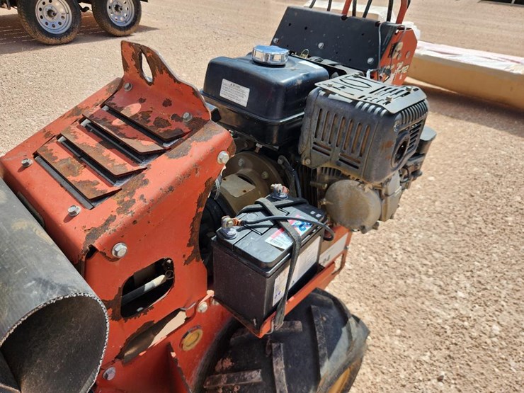 2011-ditch-witch-rt12-image-7
