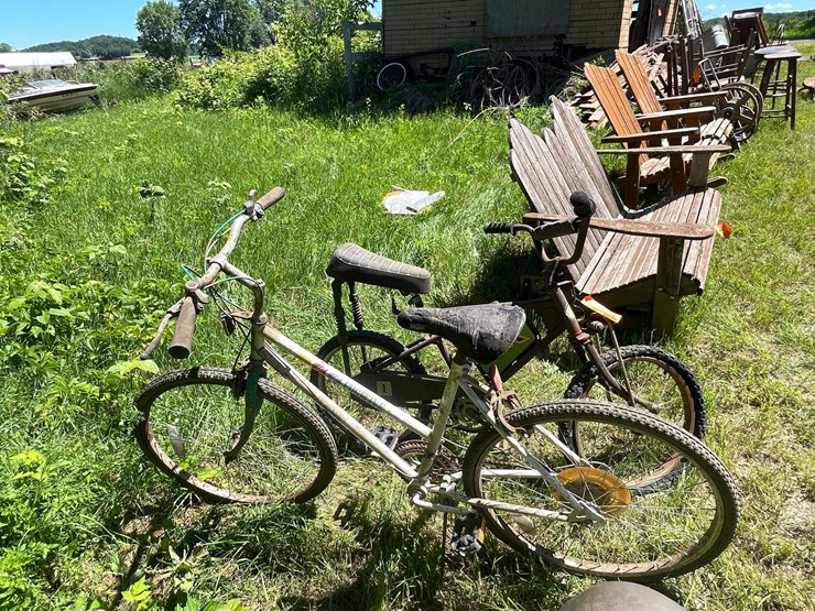 #3299-•-(2)-vintage-bikes-image-4