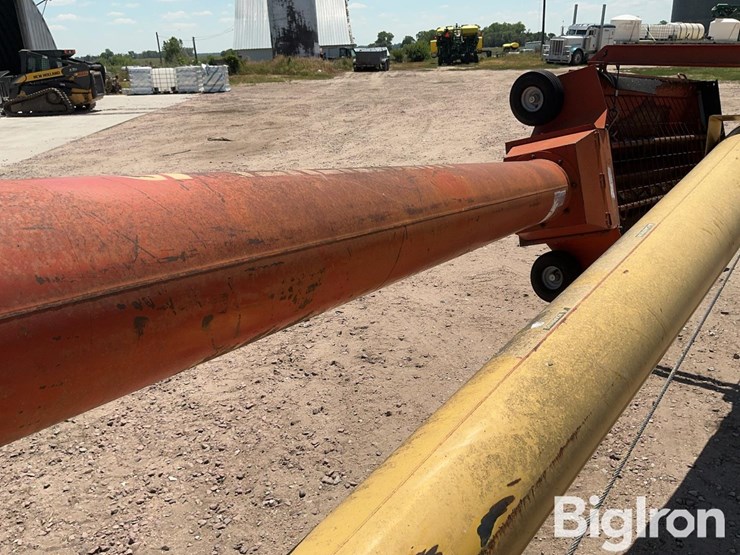 westfield-mk100-71-grain-auger-w/swing-hopper-image-19