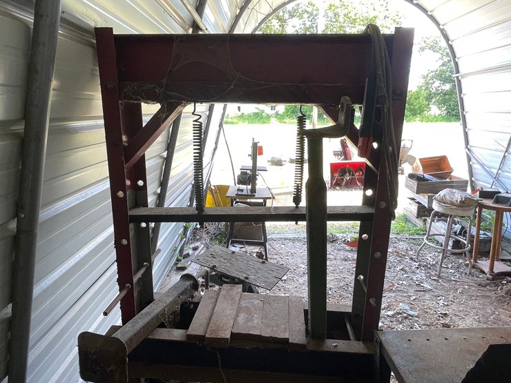 #3320-•-arbor-press-stand-image-5