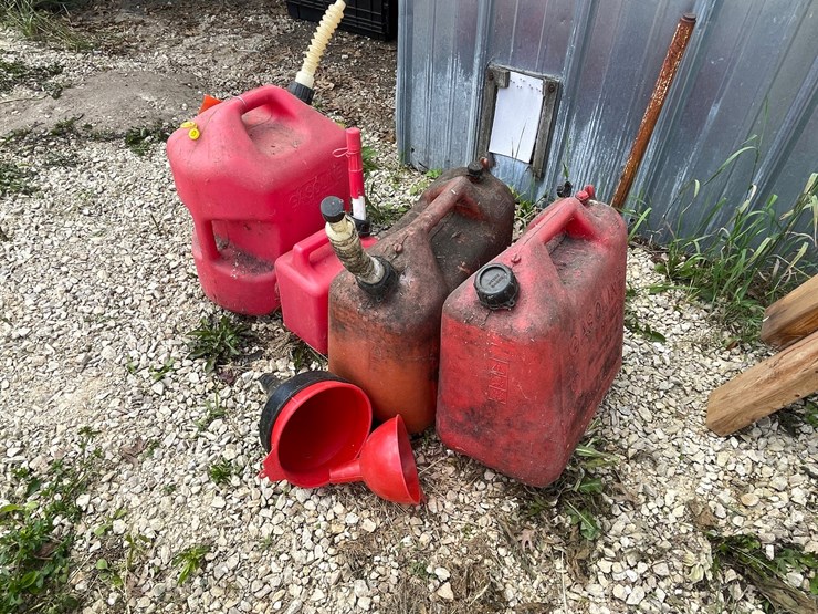 #3342-•-(4)-poly-gas-cans-image-2
